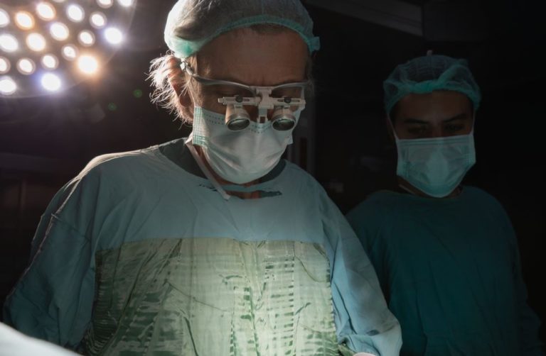 Does Flat Feet Deformity Cause Knee Pain?