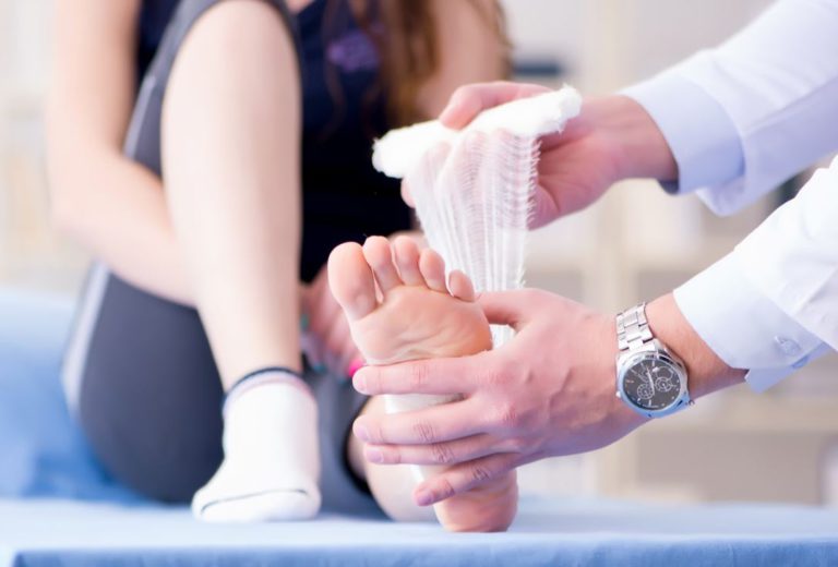 Healing a Laceration on the Top of Your Foot Tips and Treatment Options