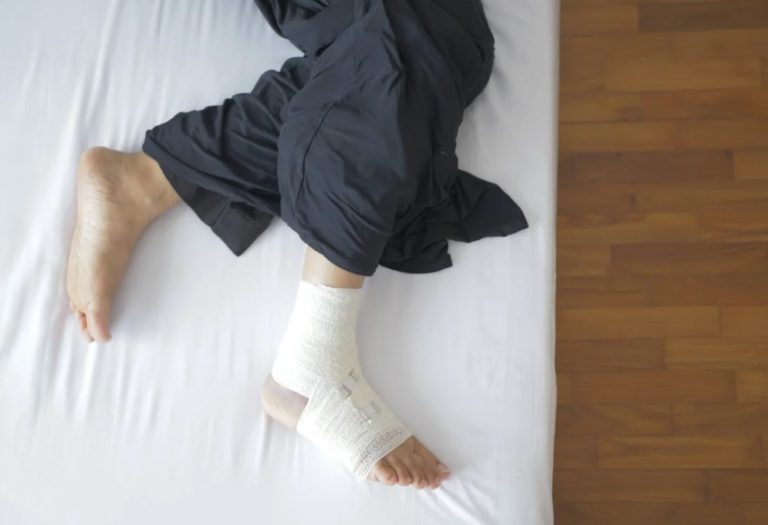 Extensor Tendon Injuries of the Foot Causes, Symptoms, and Treatment