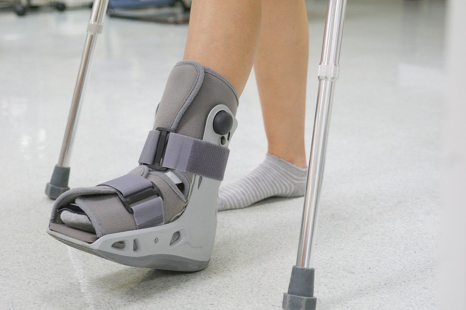 How to Walk in a Walking Boot After Bunion Surgery